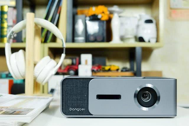 智能投影儀產(chǎn)品設(shè)計(jì),如何在市場(chǎng)海洋中占據(jù)一席之地。